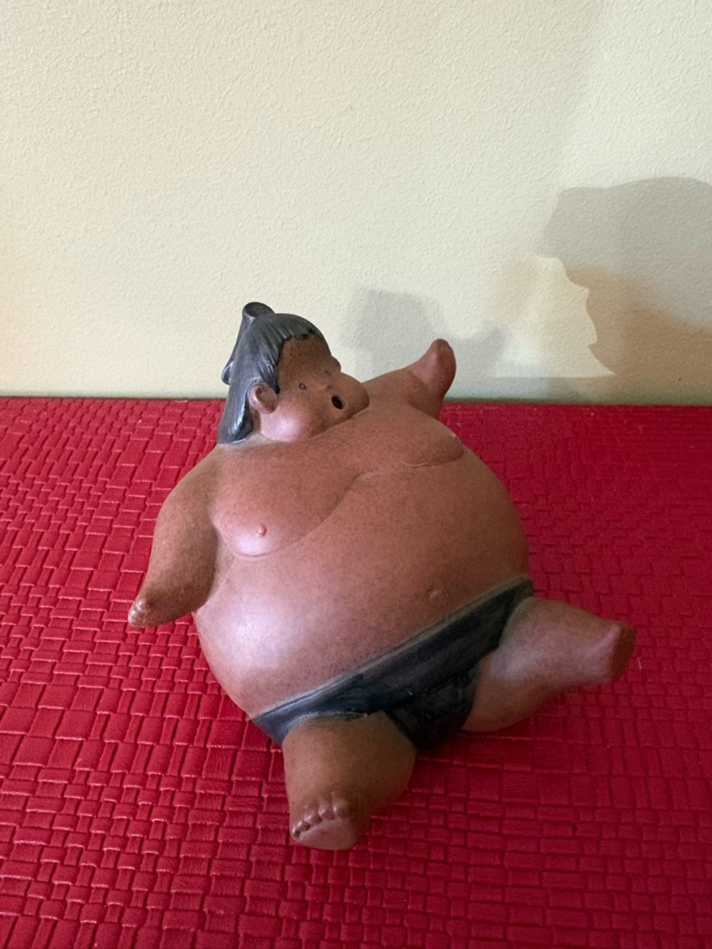 Ceramic Sumo Wrestler Incense Burner Ashtray Figurine in Brown and Black